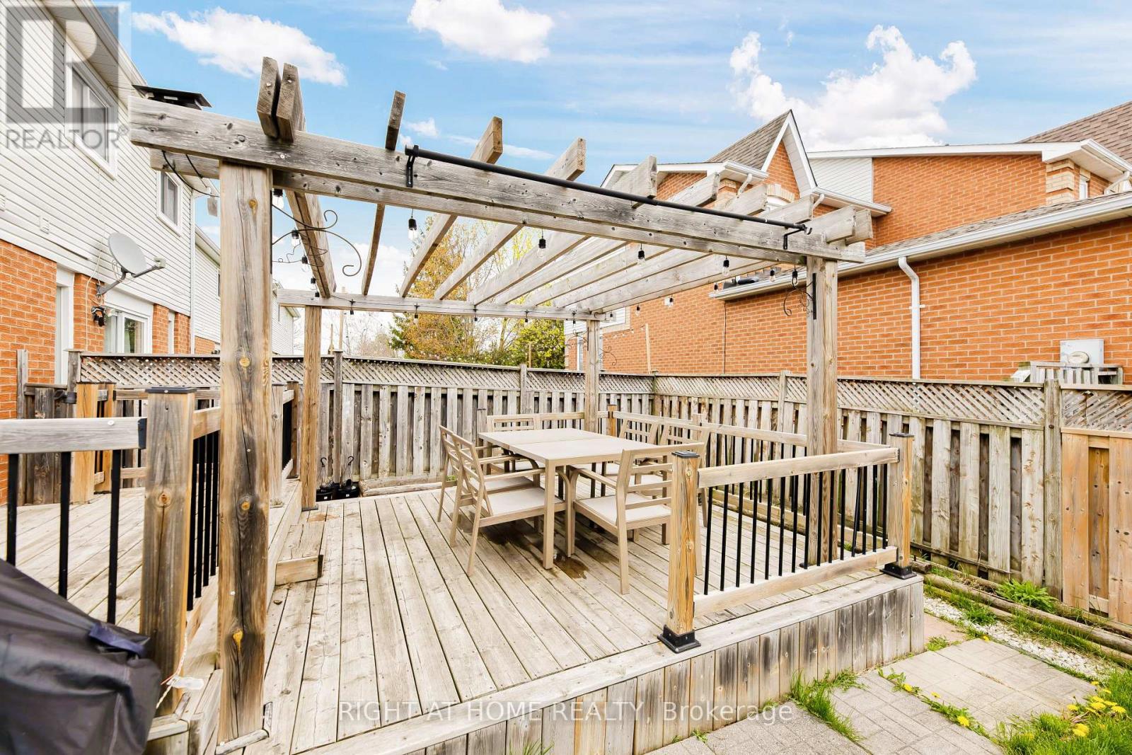 11 POTTER CRESCENT - 19