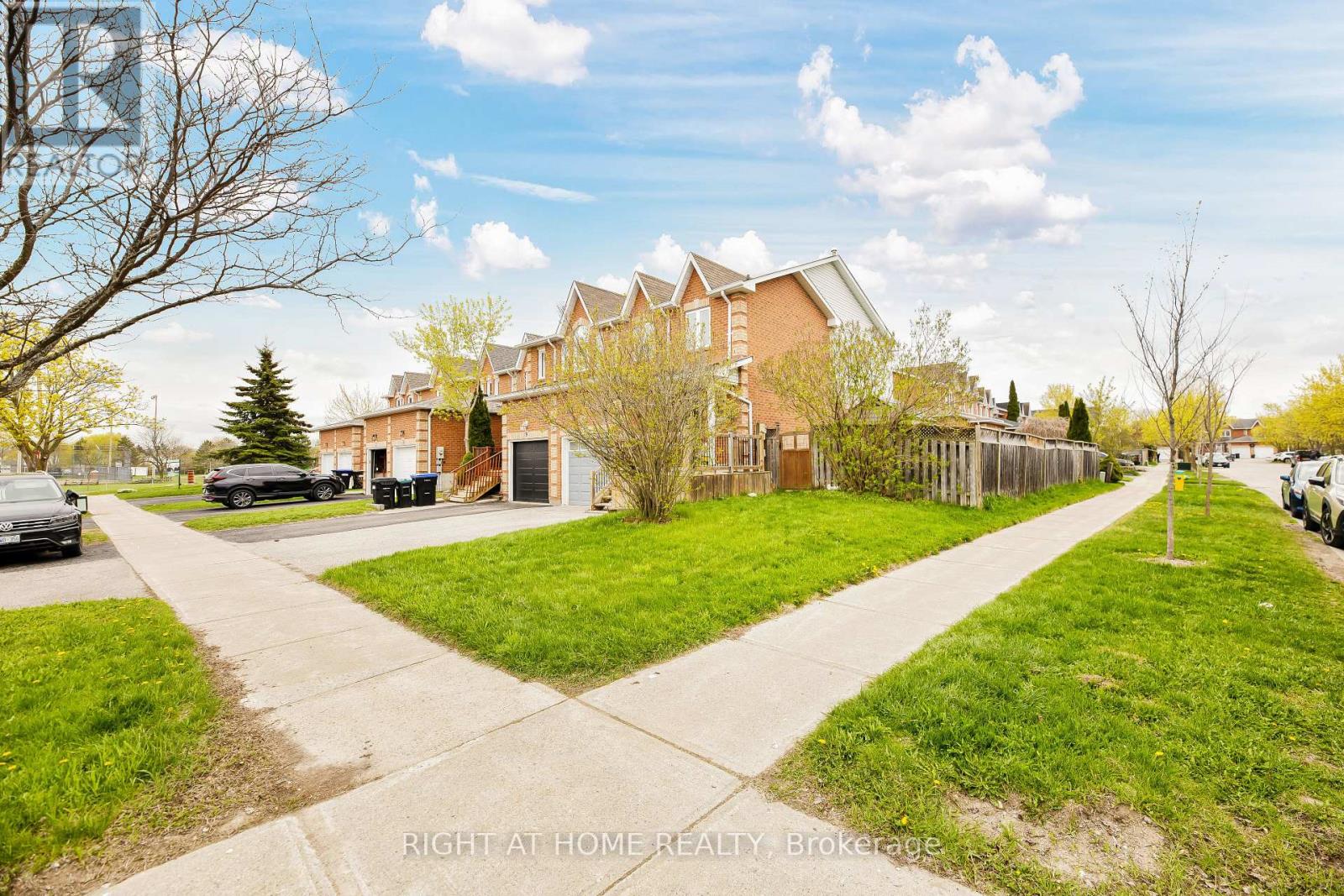 11 POTTER CRESCENT - 22