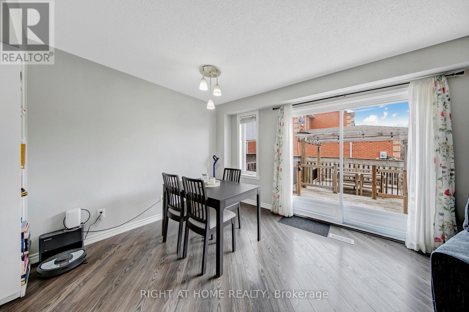 11 POTTER CRESCENT - 5