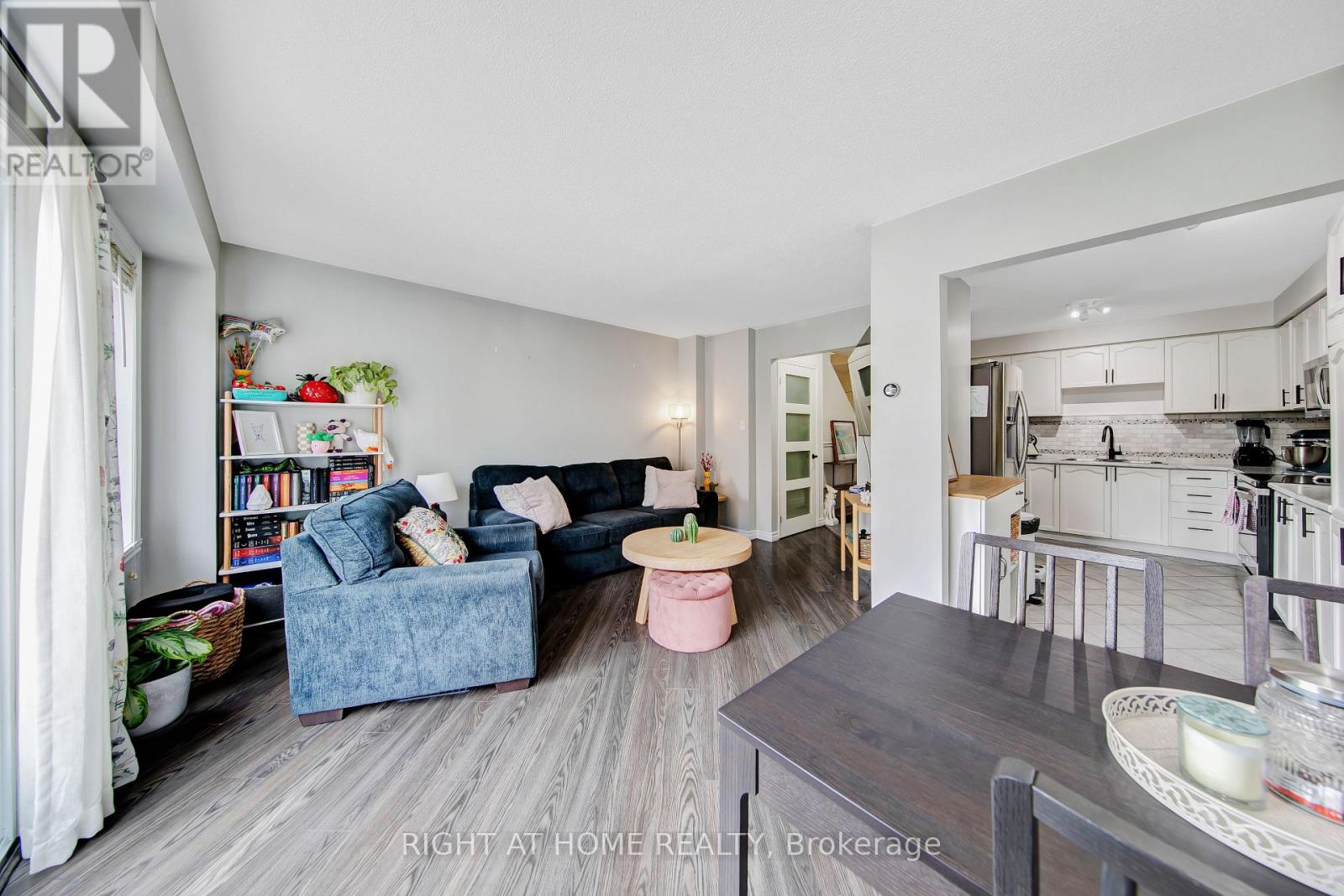 11 POTTER CRESCENT - 6