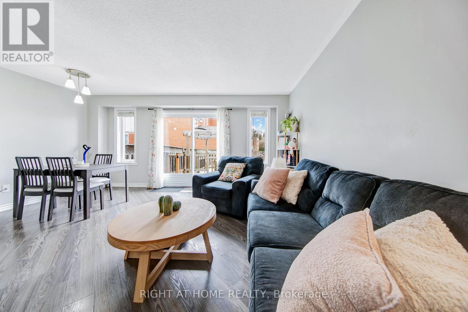11 POTTER CRESCENT - 7