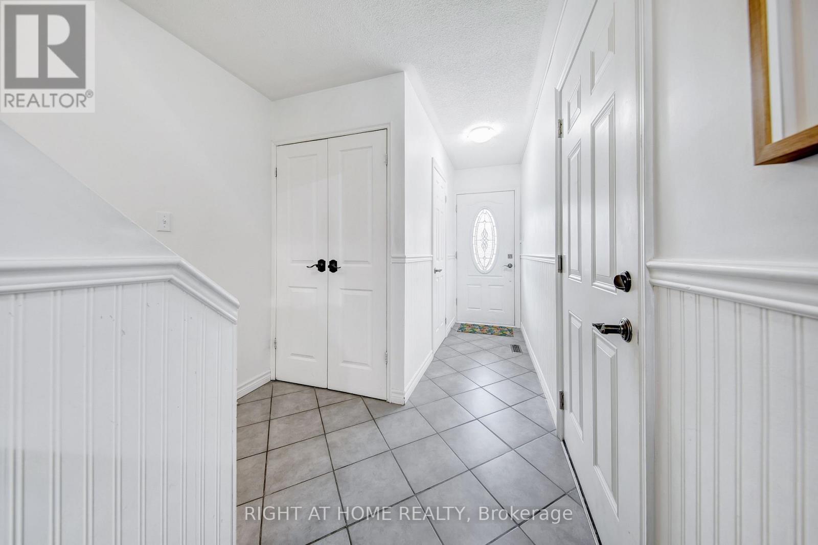 11 POTTER CRESCENT - 9