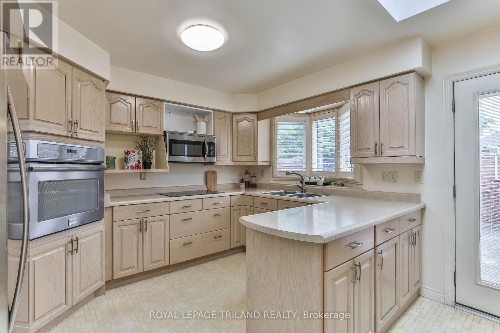 #8 60 ROSECLIFFE CRESCENT - 10