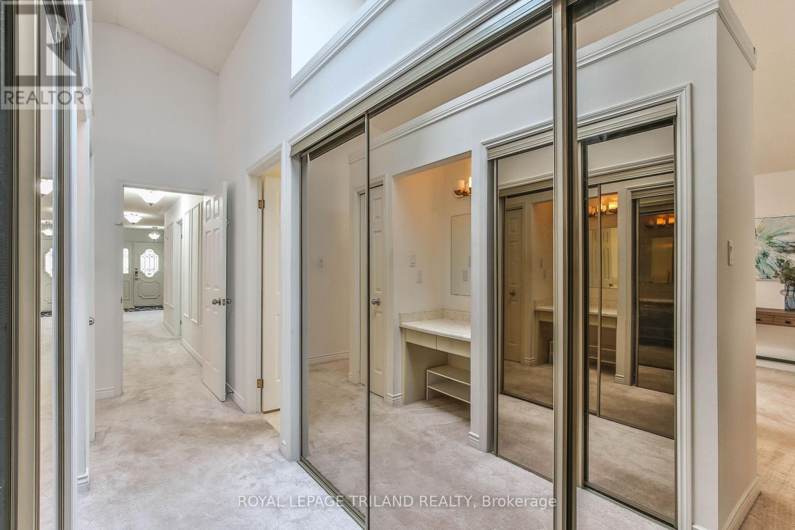 #8 60 ROSECLIFFE CRESCENT - 27