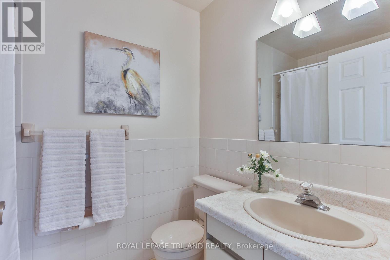 #8 60 ROSECLIFFE CRESCENT - 33