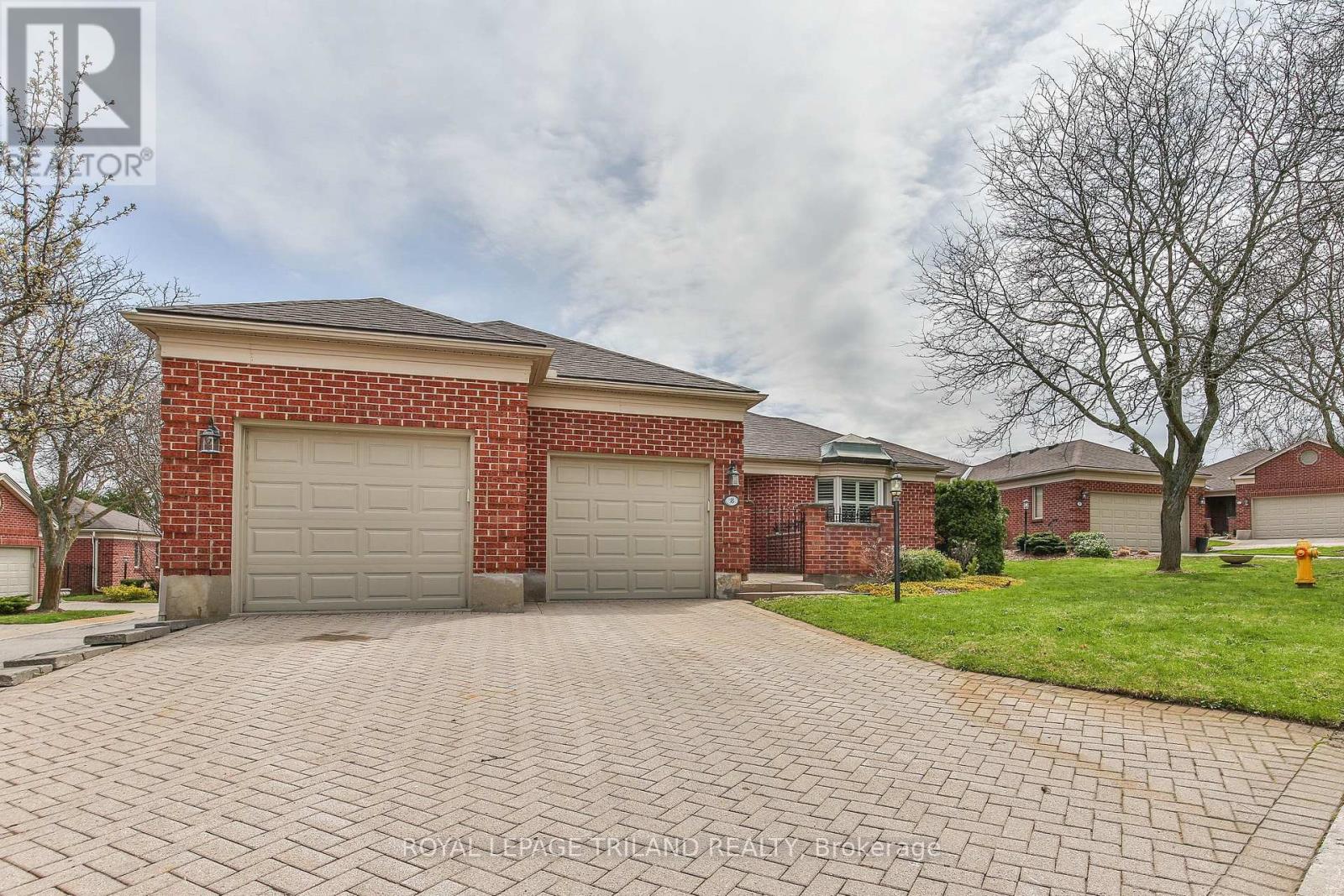 #8 60 ROSECLIFFE CRESCENT - 3