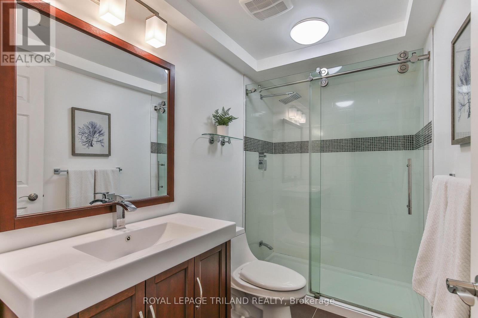 #8 60 ROSECLIFFE CRESCENT - 38