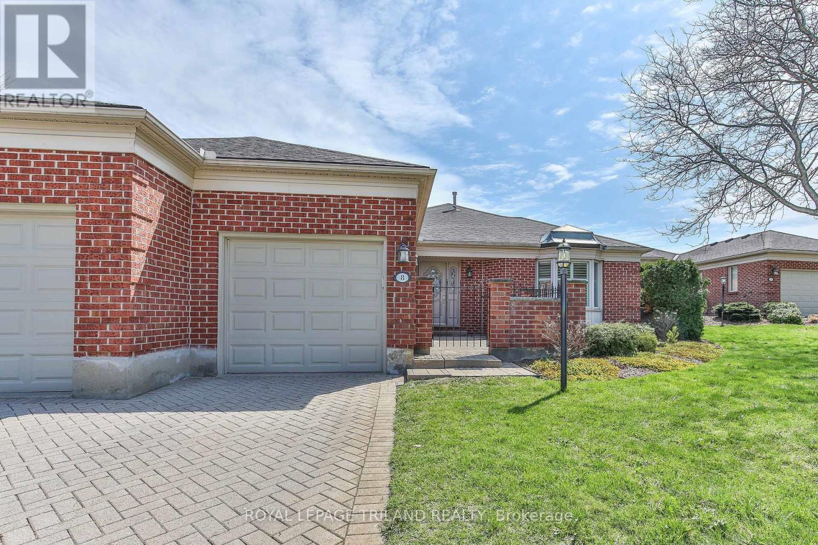 #8 60 ROSECLIFFE CRESCENT - 4