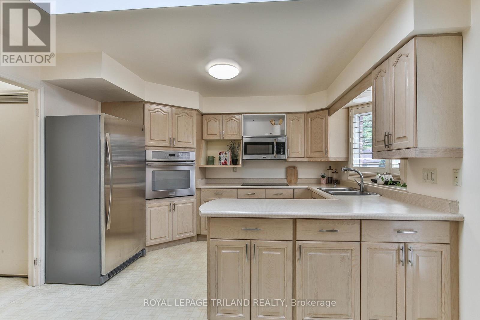 #8 60 ROSECLIFFE CRESCENT - 9