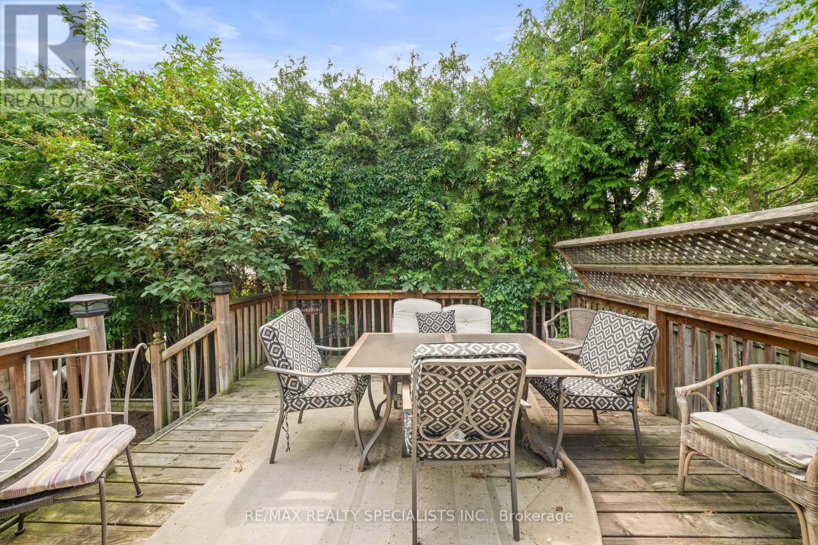 1004 QUEENSBRIDGE DRIVE - 32