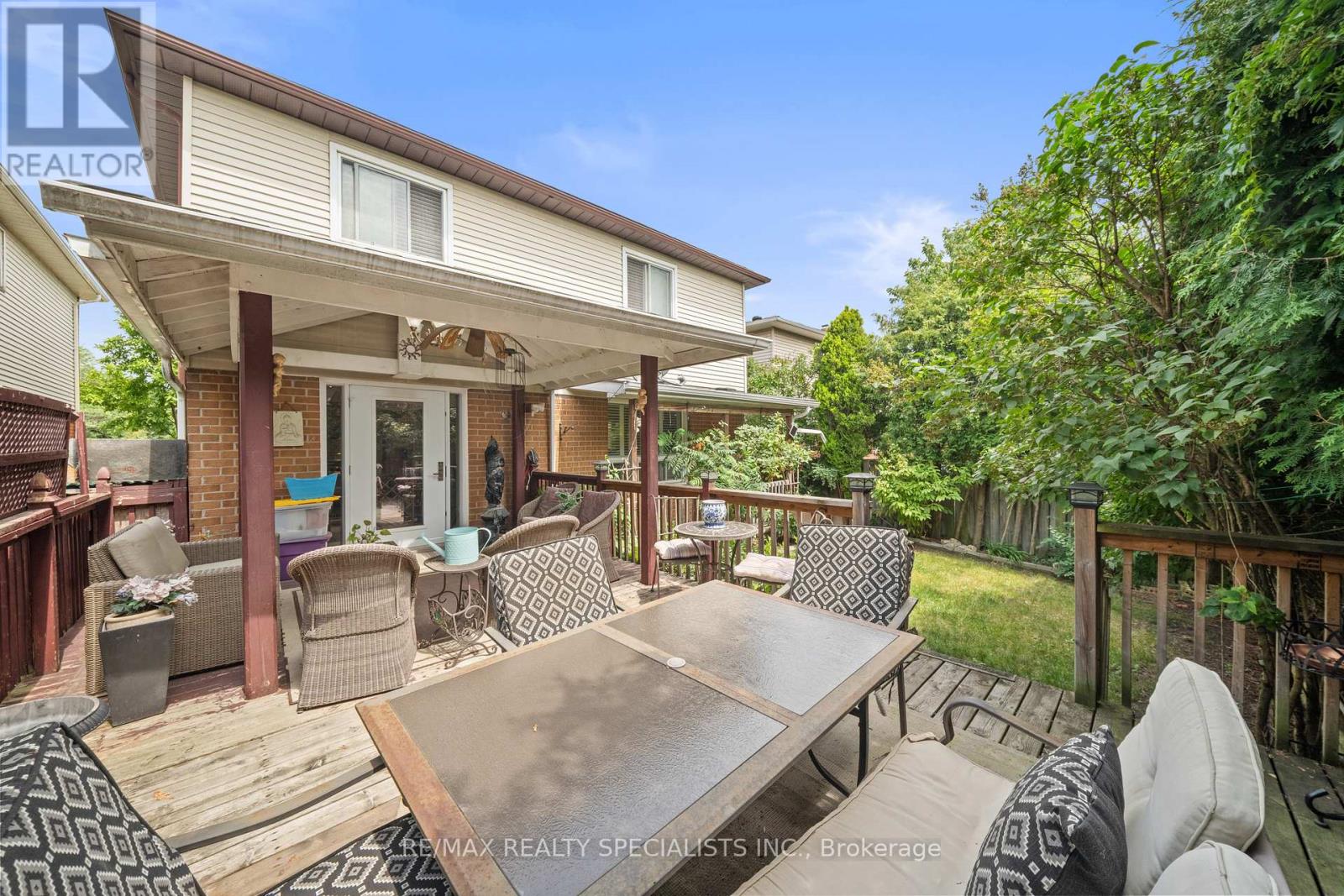 1004 QUEENSBRIDGE DRIVE - 33
