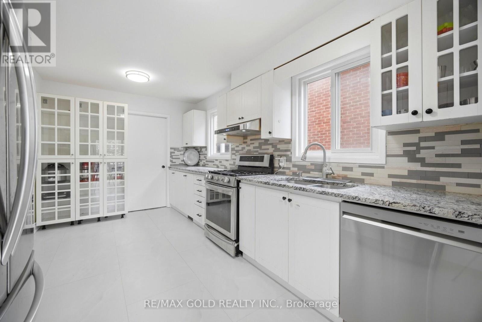 18 MCGRAW AVENUE - 10