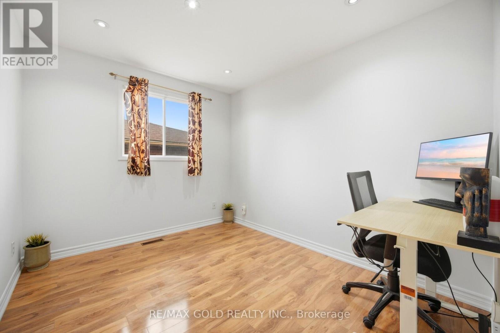18 MCGRAW AVENUE - 18