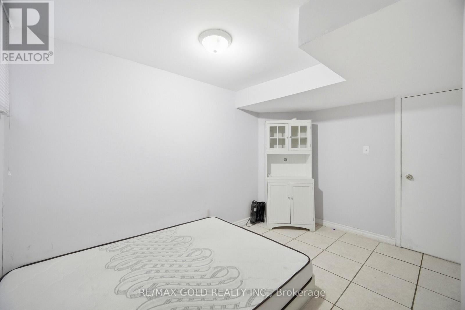 18 MCGRAW AVENUE - 25