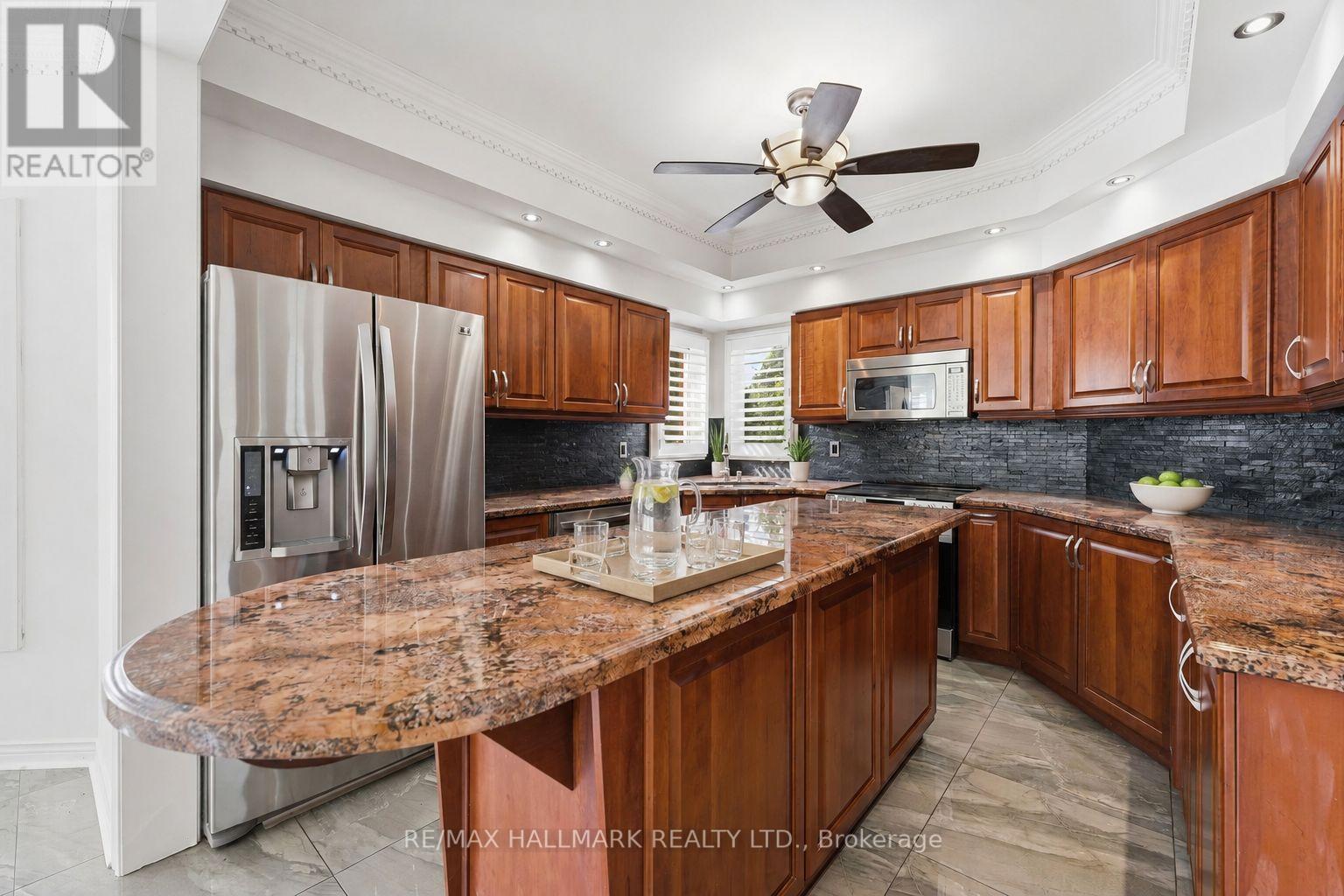 2013 ROSEMOUNT CRESCENT - Image 11