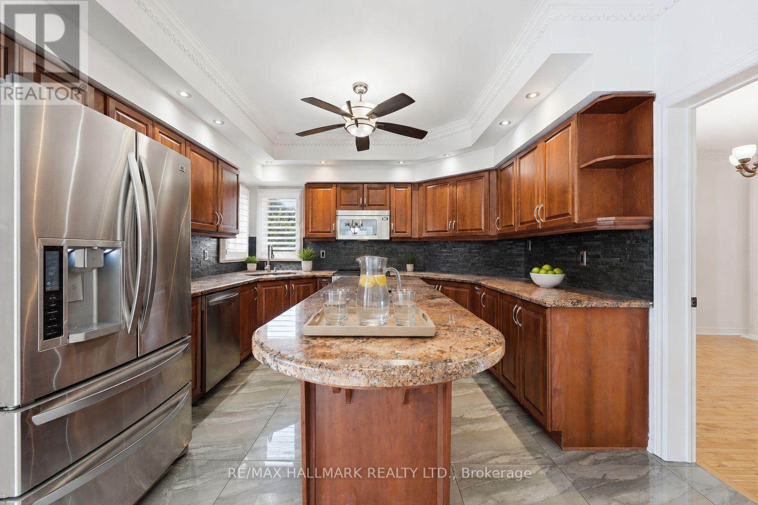 2013 ROSEMOUNT CRESCENT - Image 12