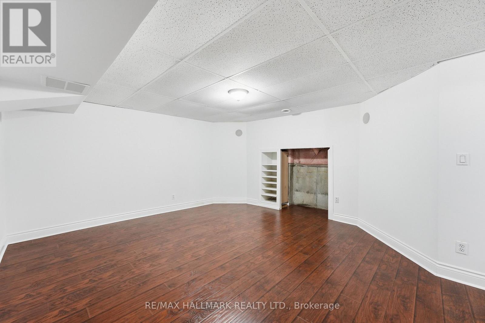 2013 ROSEMOUNT CRESCENT - Image 35