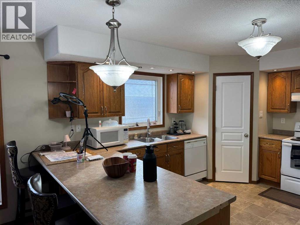 2608B 11 Avenue - 2