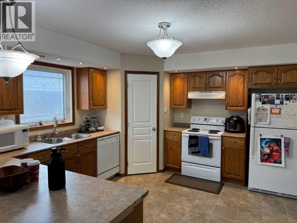 2608B 11 Avenue - 8