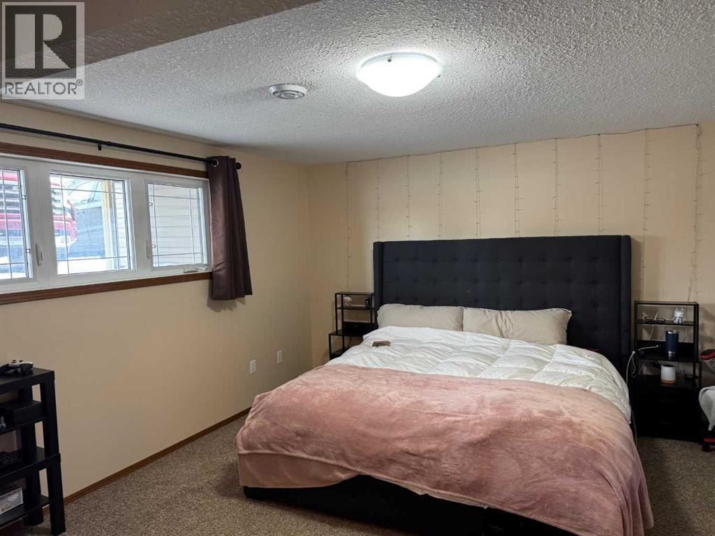 2608B 11 Avenue - 10