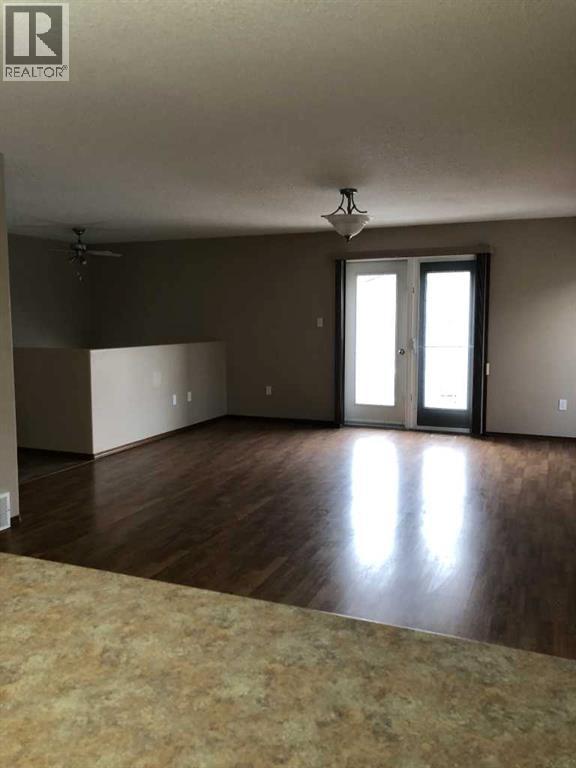 2608B 11 Avenue - 28
