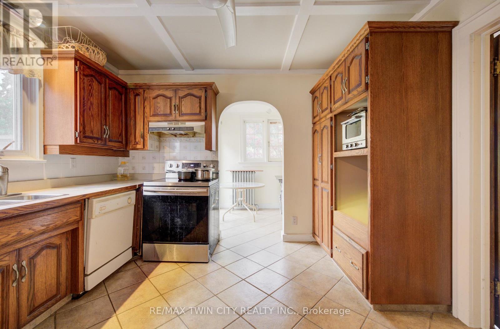 227 LYDIA STREET - 11