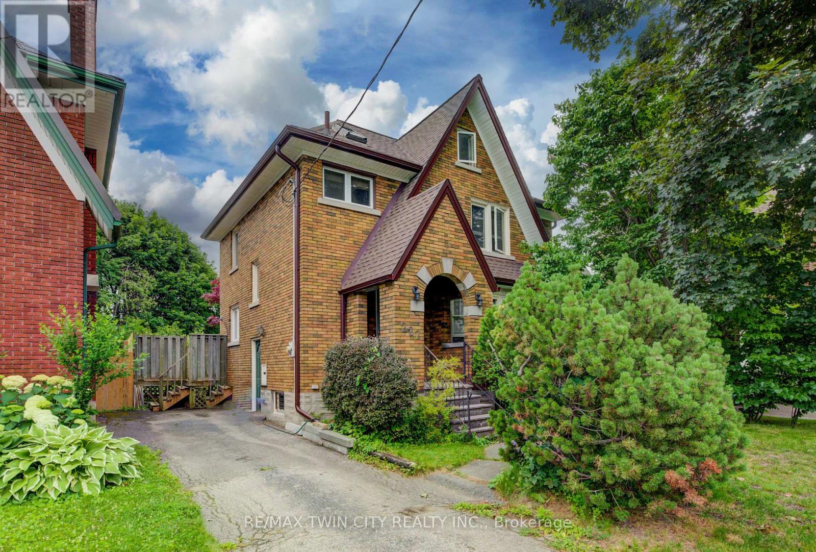227 LYDIA STREET — photo 2