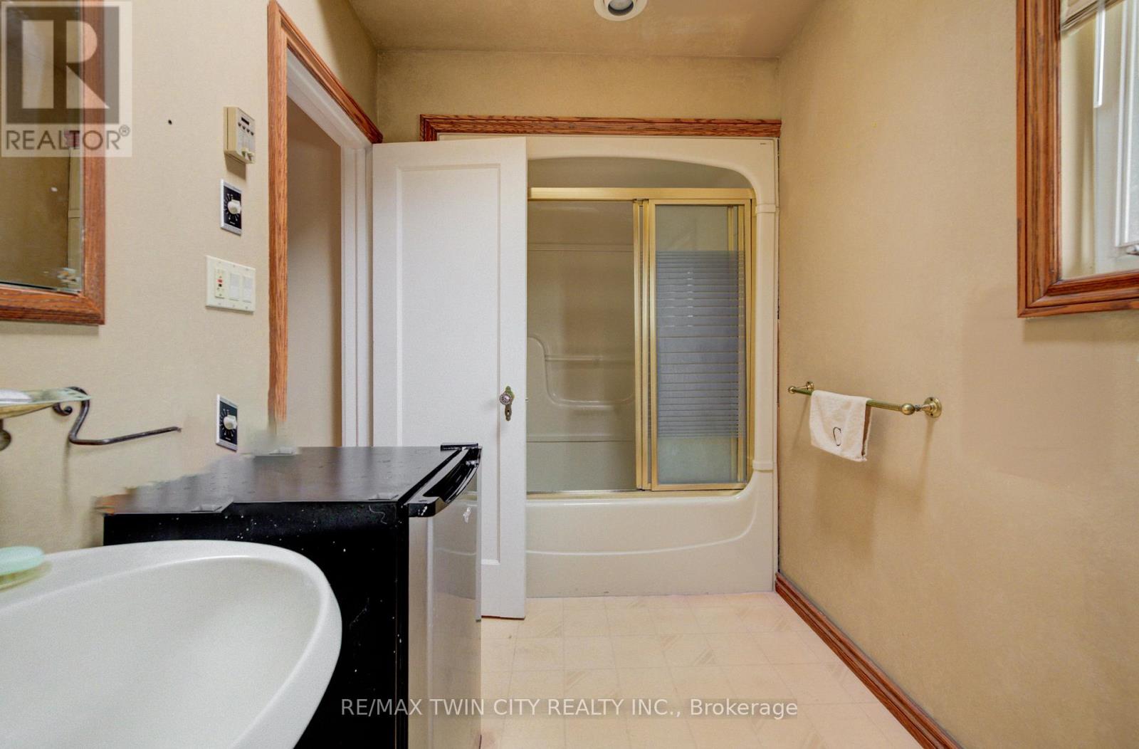 227 LYDIA STREET - 21