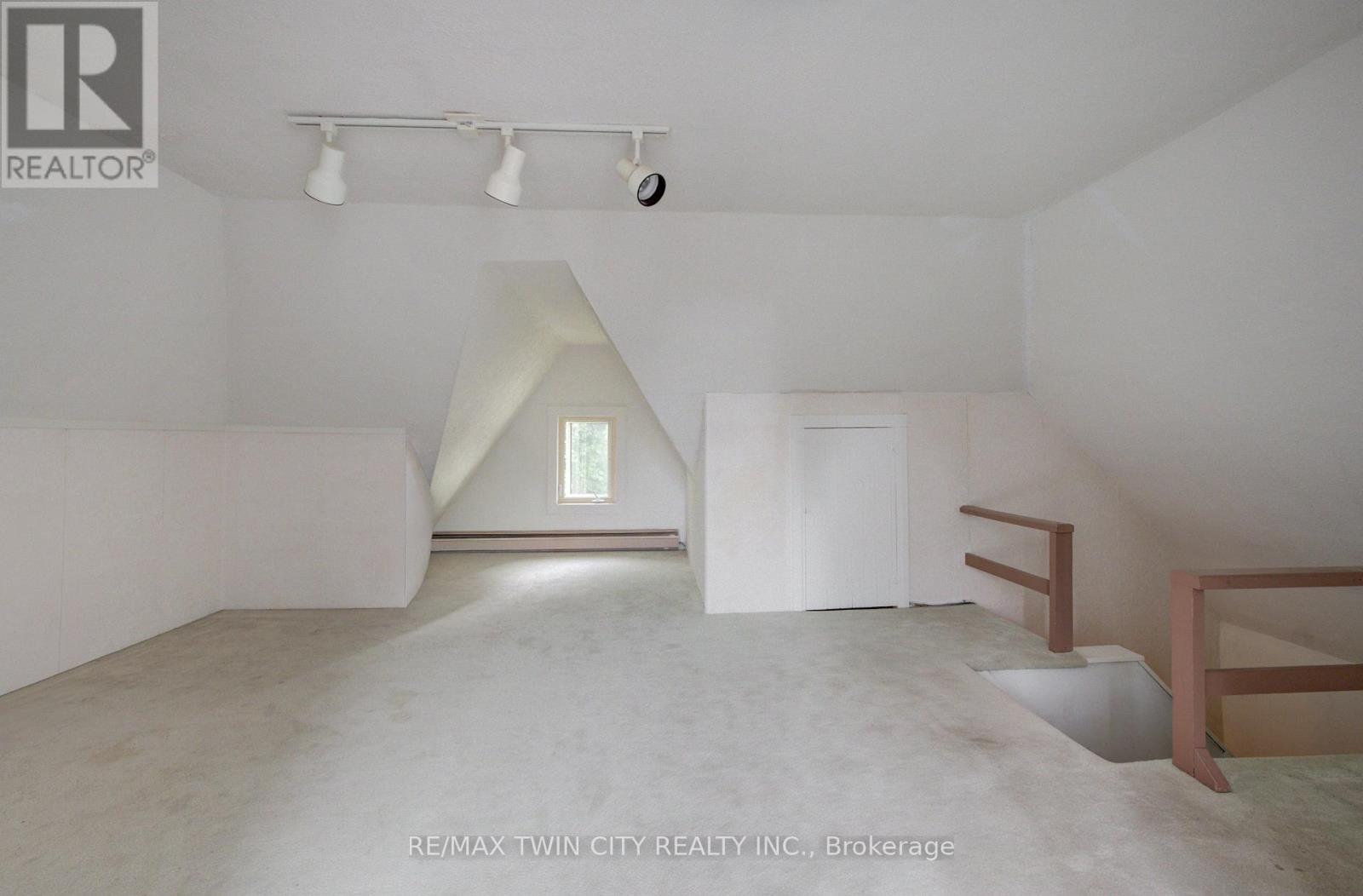 227 LYDIA STREET - 25