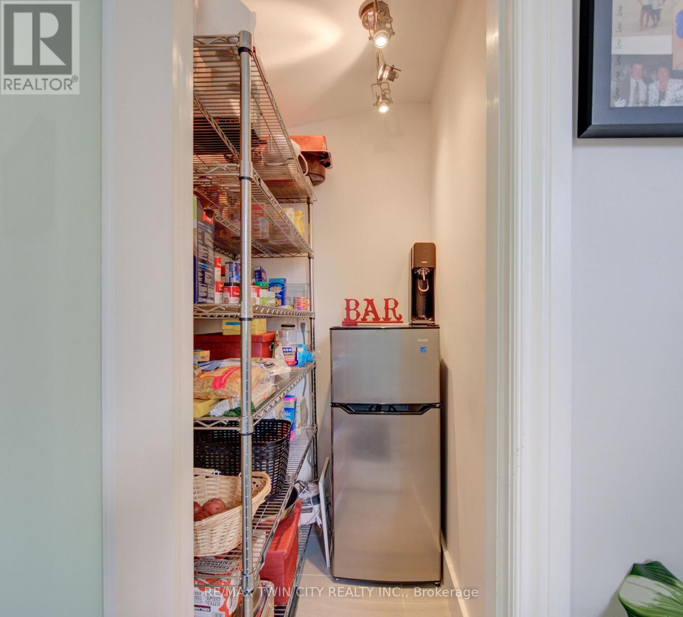 4-bedroom home for sale at 106 SYDENHAM STREET, Brantford ON · photo 22 of 39