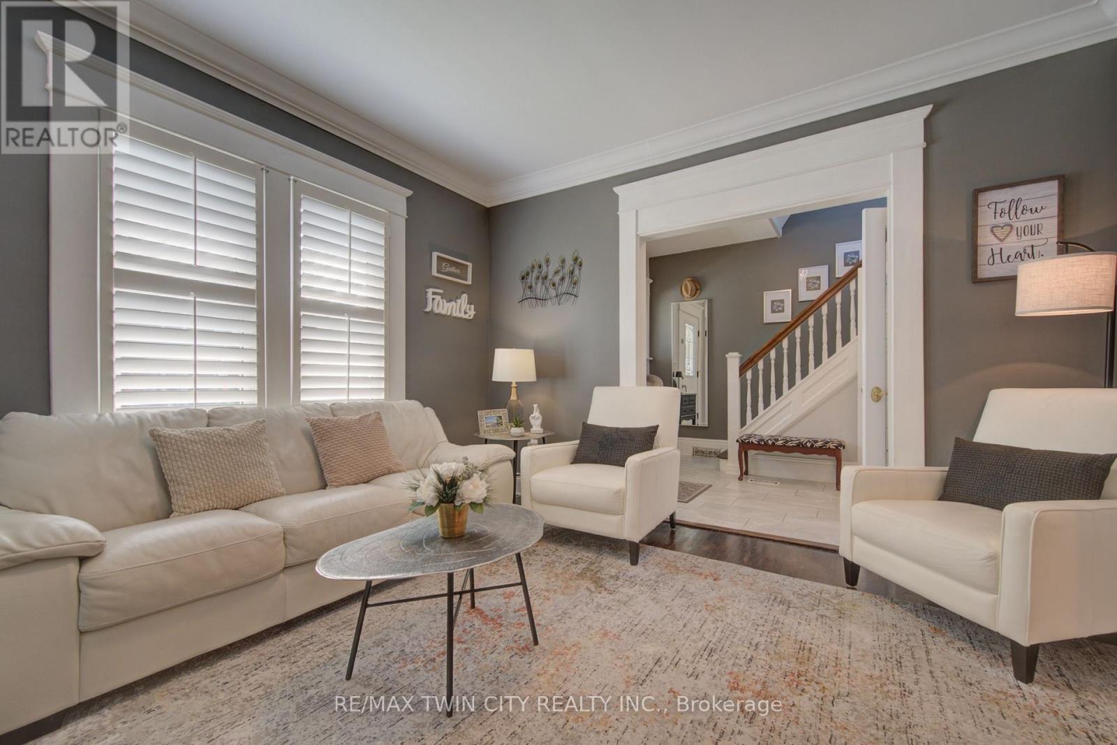 4-bedroom home for sale at 106 SYDENHAM STREET, Brantford ON · photo 8 of 39