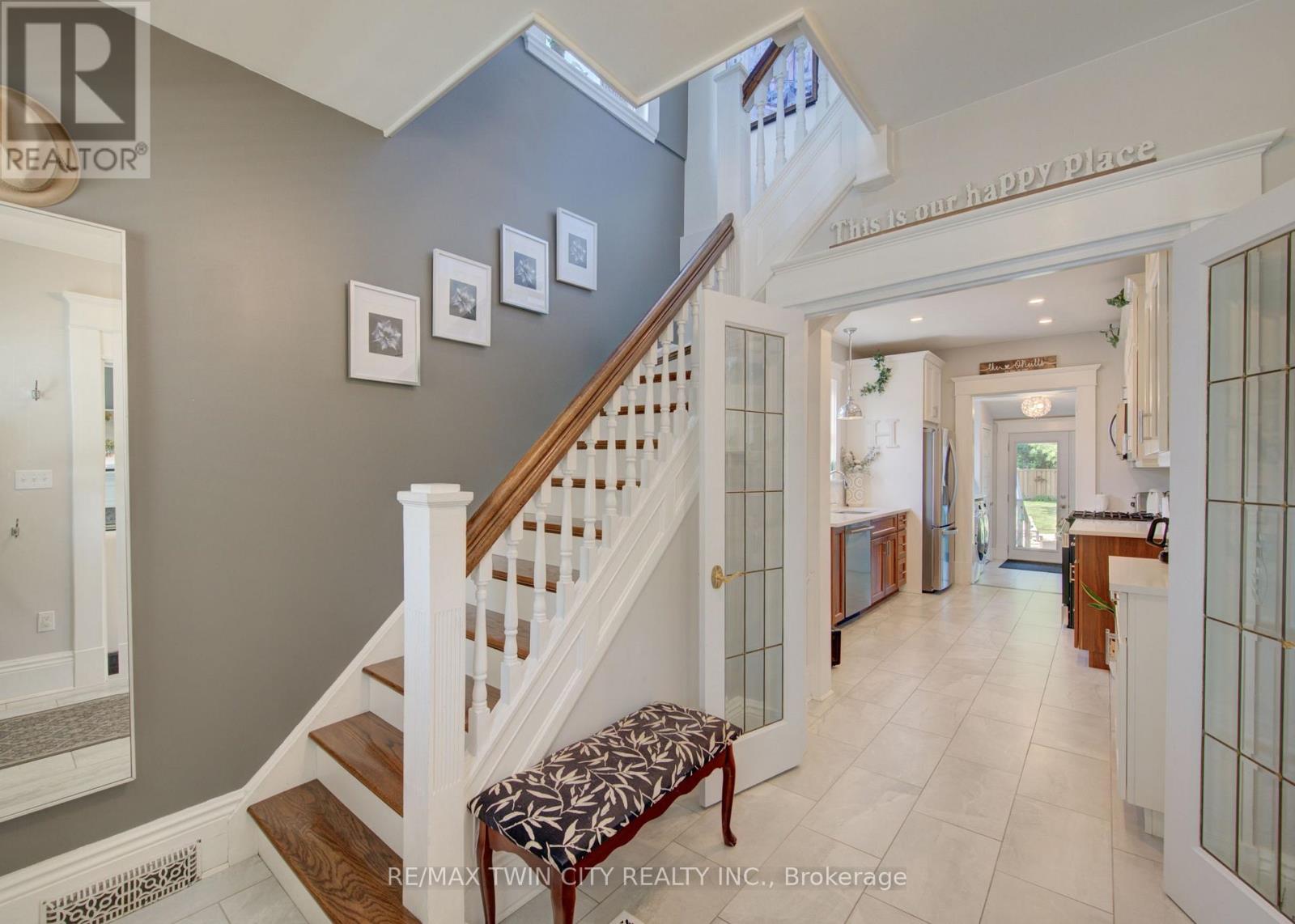 4-bedroom home for sale at 106 SYDENHAM STREET, Brantford ON · photo 10 of 39