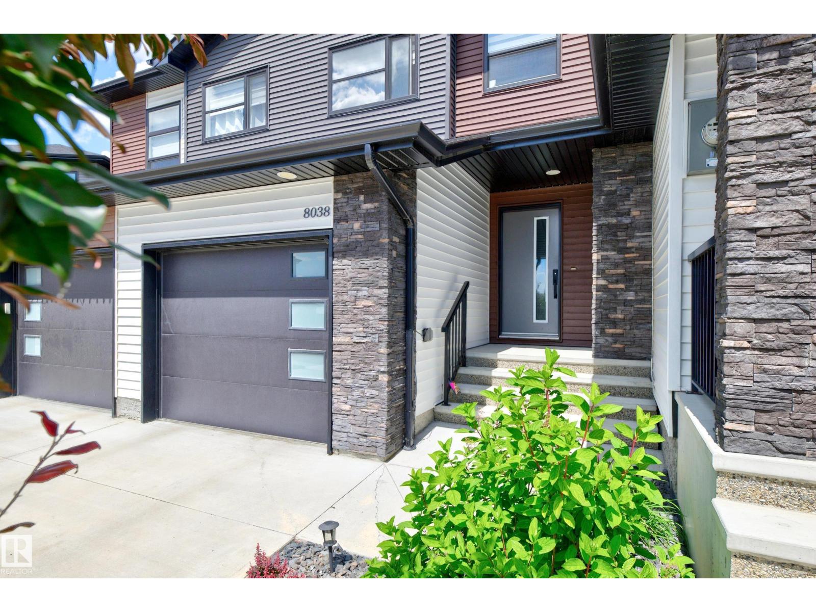 8038 174A Av NW photo 2 — MLS® E4497500