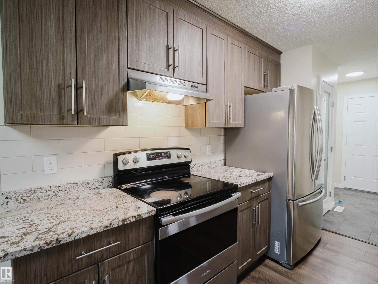 5407 14 AV SW - 12