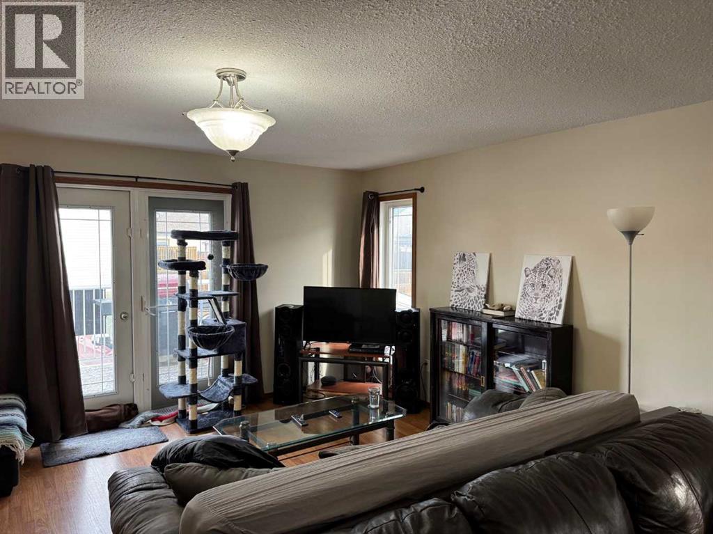 2608B 11 Avenue - 9
