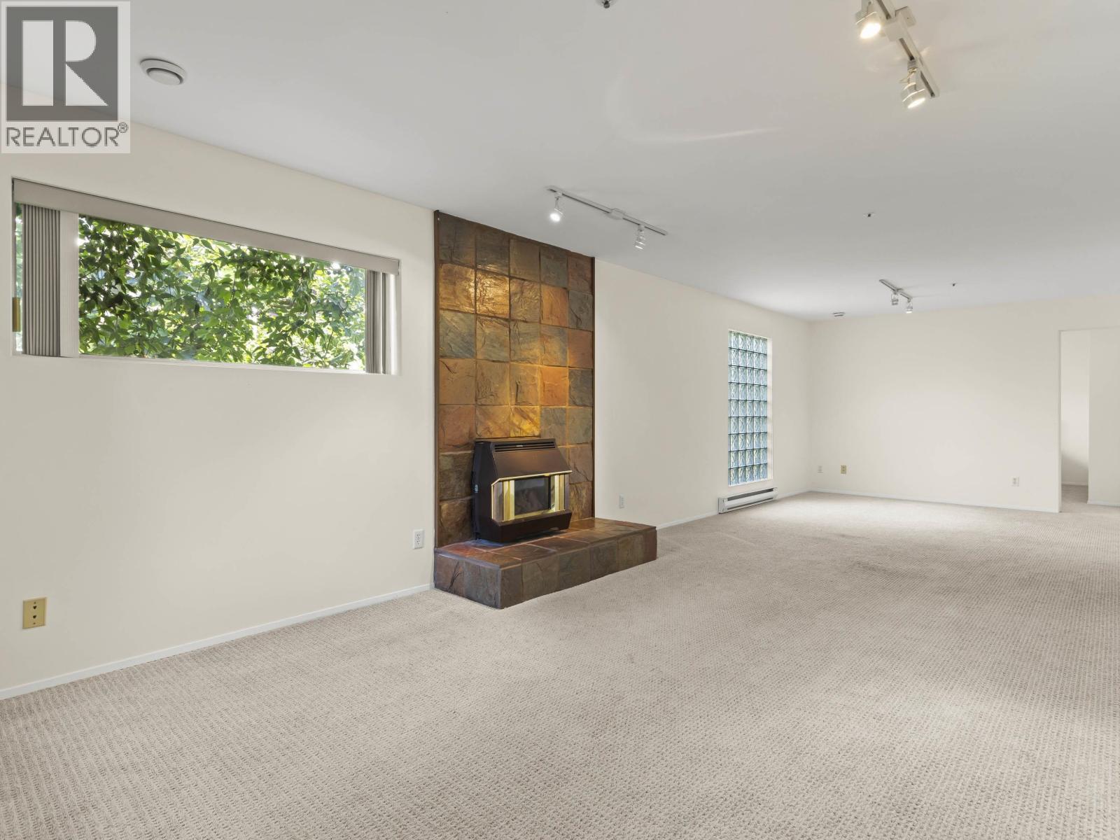 3622 W 8TH AVENUE, Vancouver