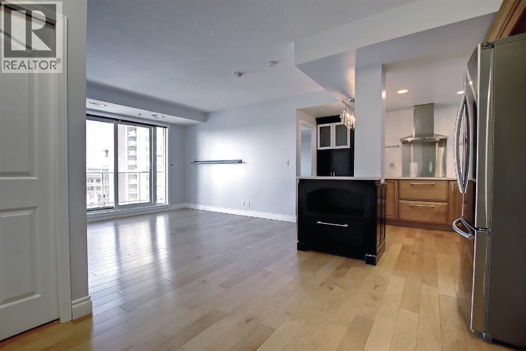 #1705 683 10 Street SW - 4