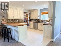 3356 East Lake Drive, Christina Lake, BC V0H1E1 Photo 17