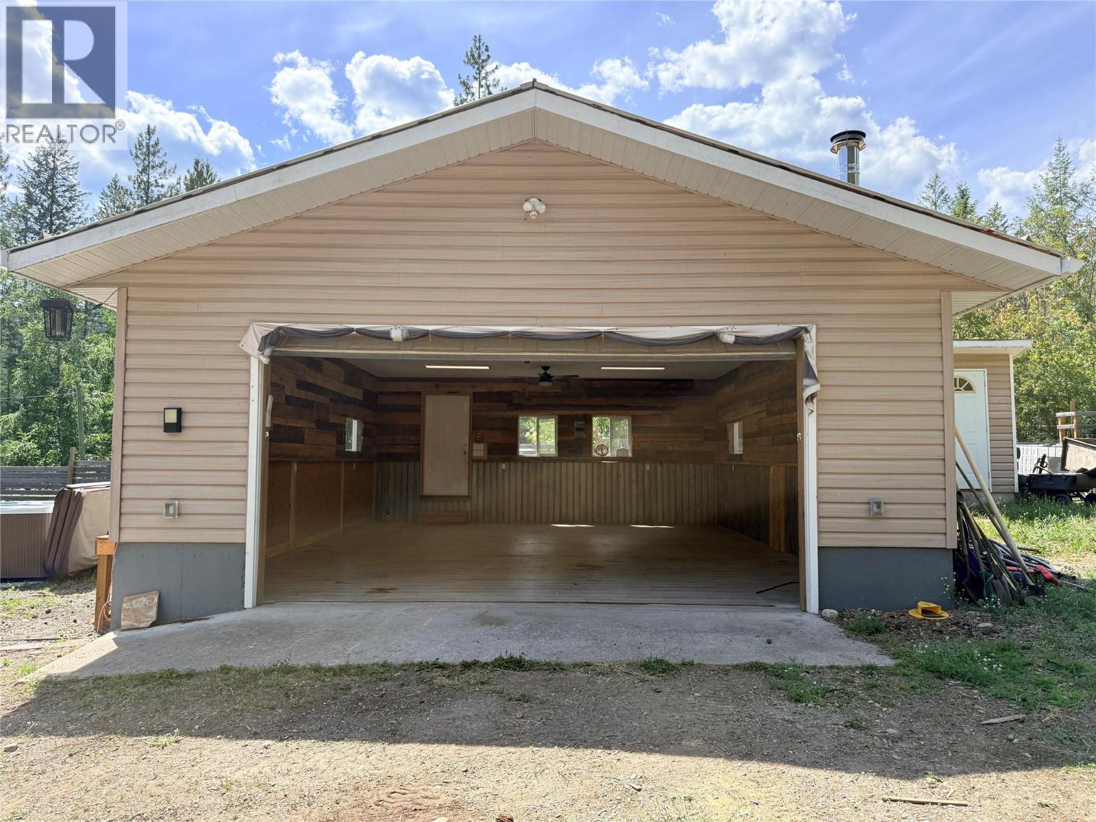 3356 EAST LAKE Drive - 44