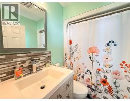 3356 East Lake Drive, Christina Lake, BC V0H1E1 Photo 32