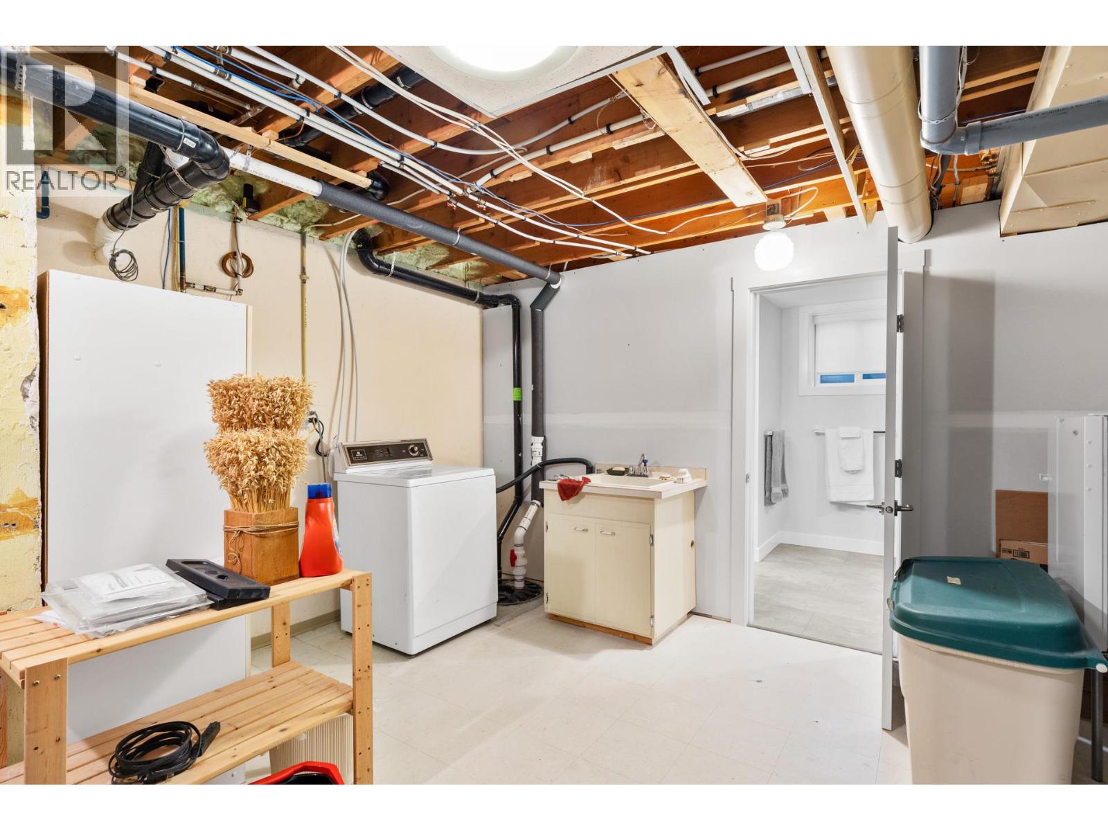 954 Fairway Crescent - 45