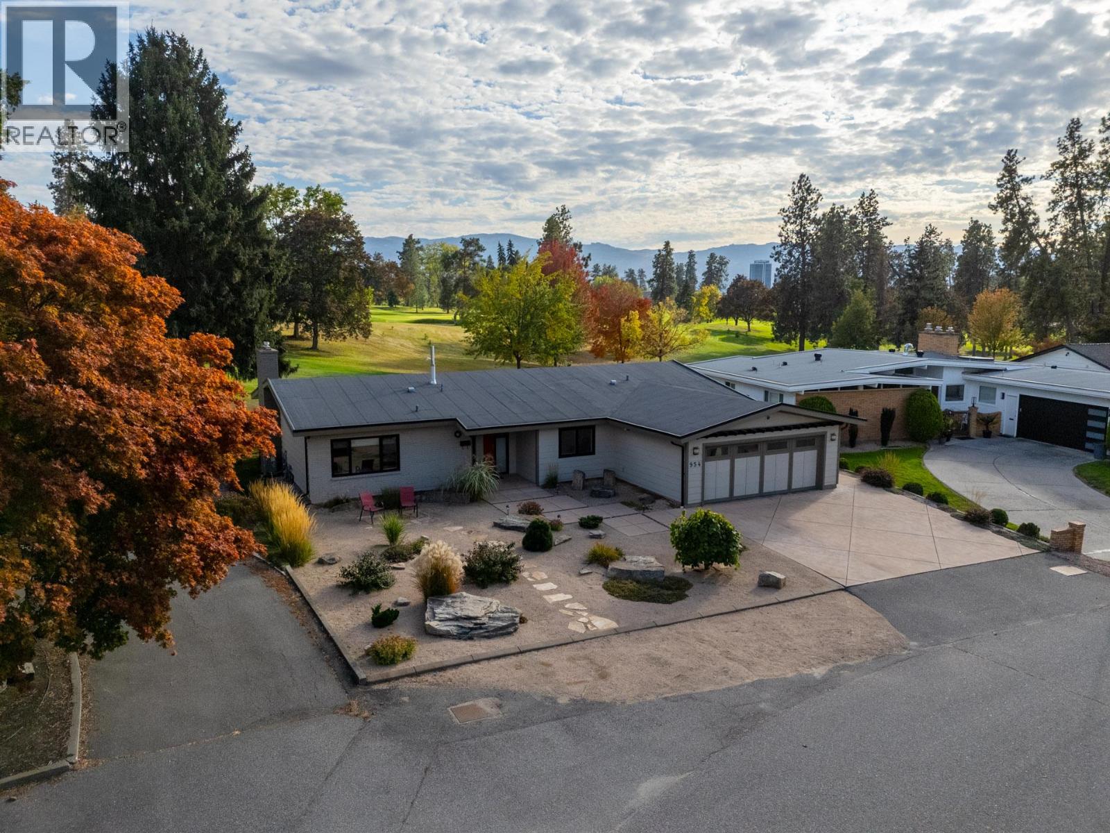 954 Fairway Crescent - 68