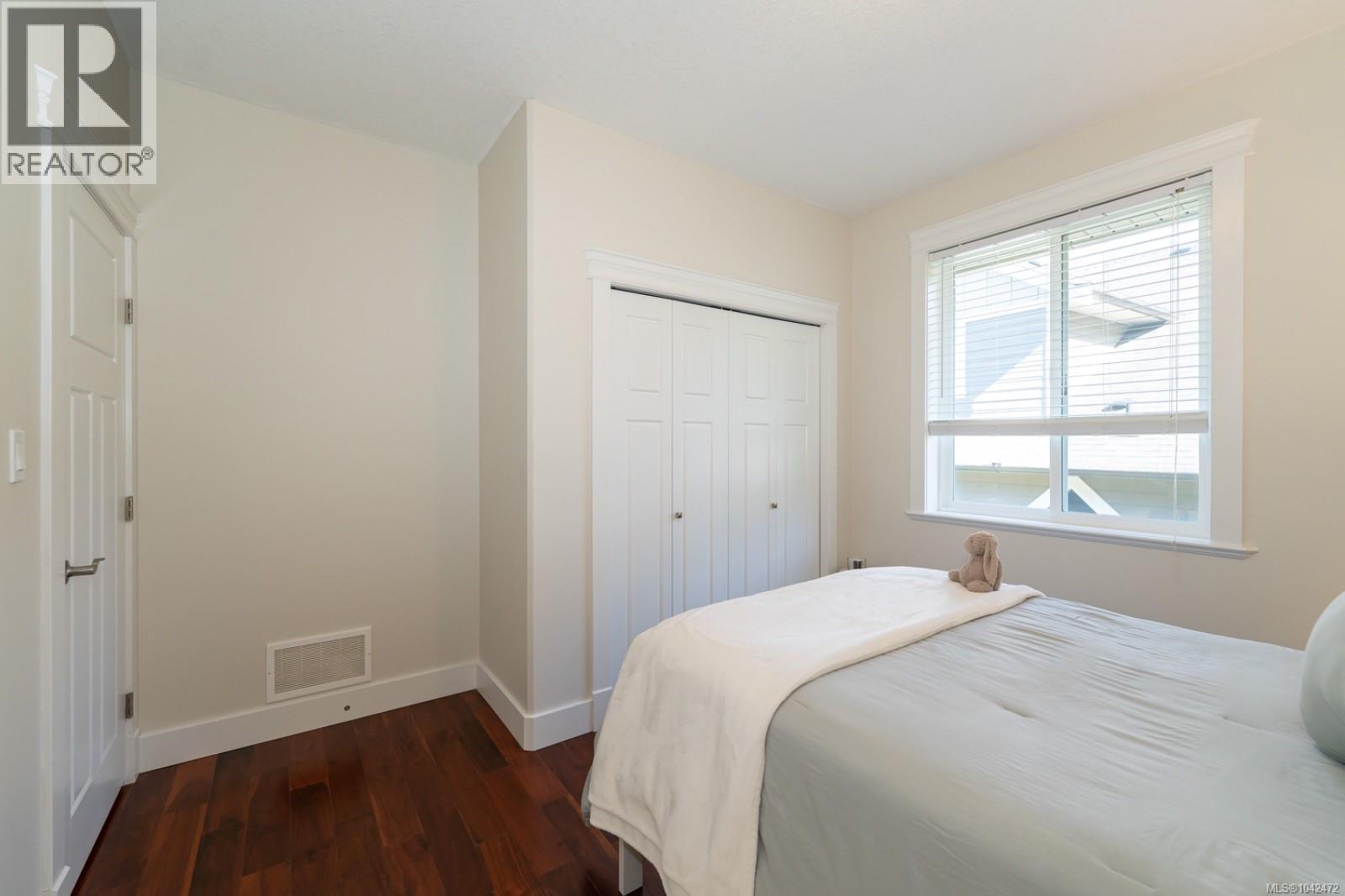 908 Hanington Rd, Ladysmith