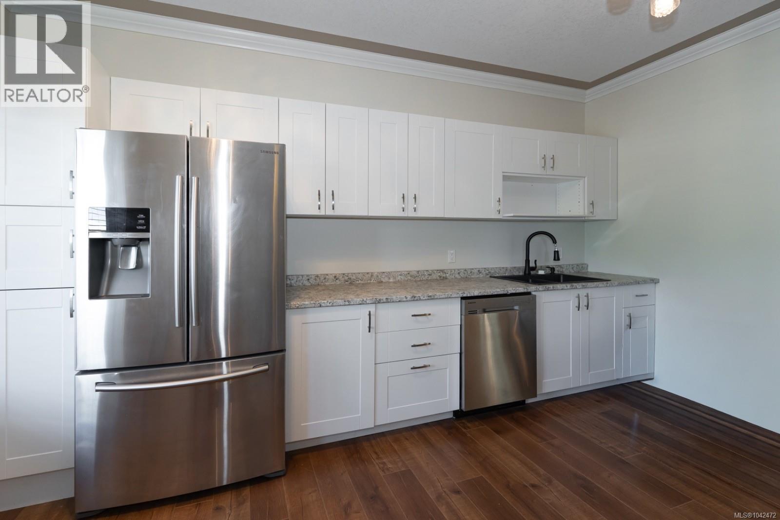 908 Hanington Rd, Ladysmith