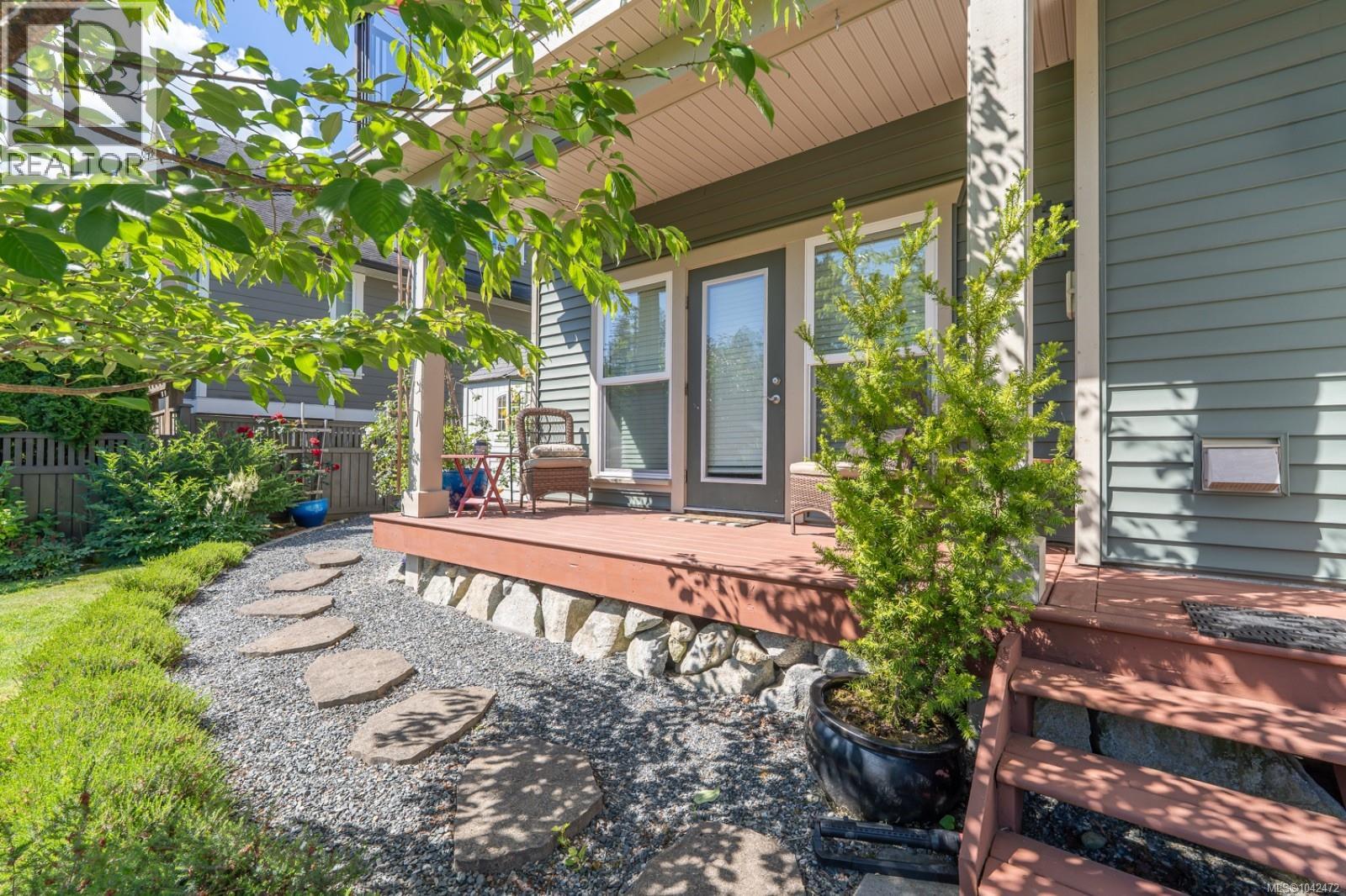 908 Hanington Rd, Ladysmith