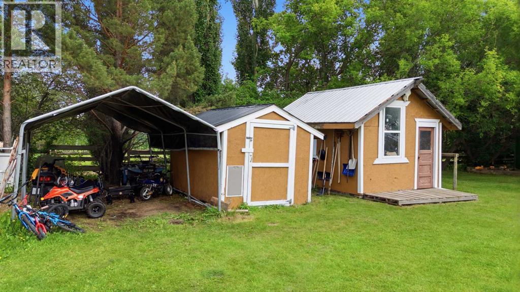 2525 Township Road 382 - 40