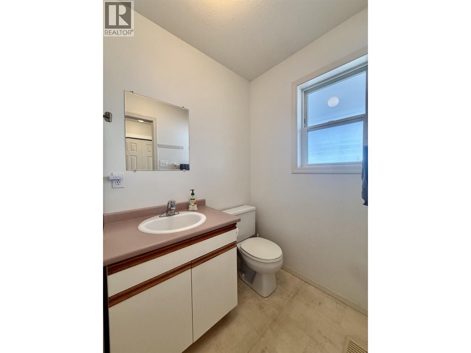 4215 MOUNTAINVIEW CRESCENT - 21