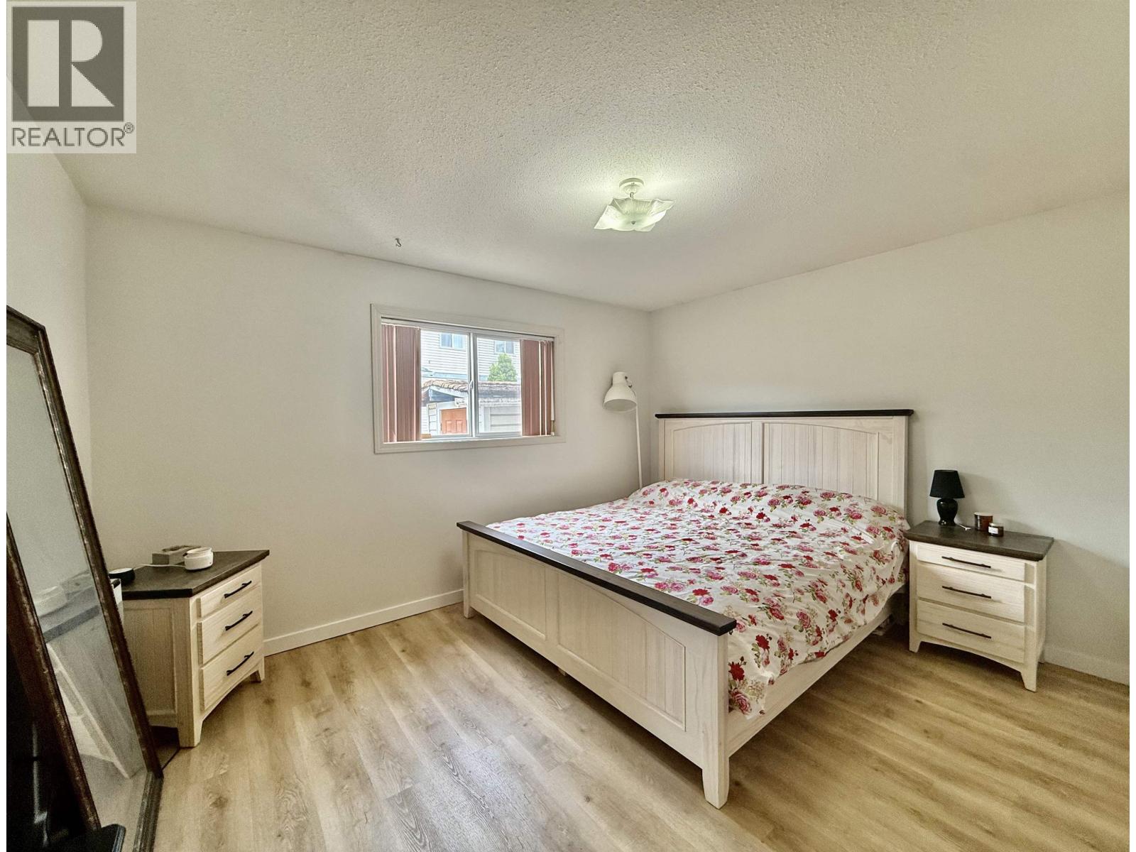 4215 MOUNTAINVIEW CRESCENT - 12