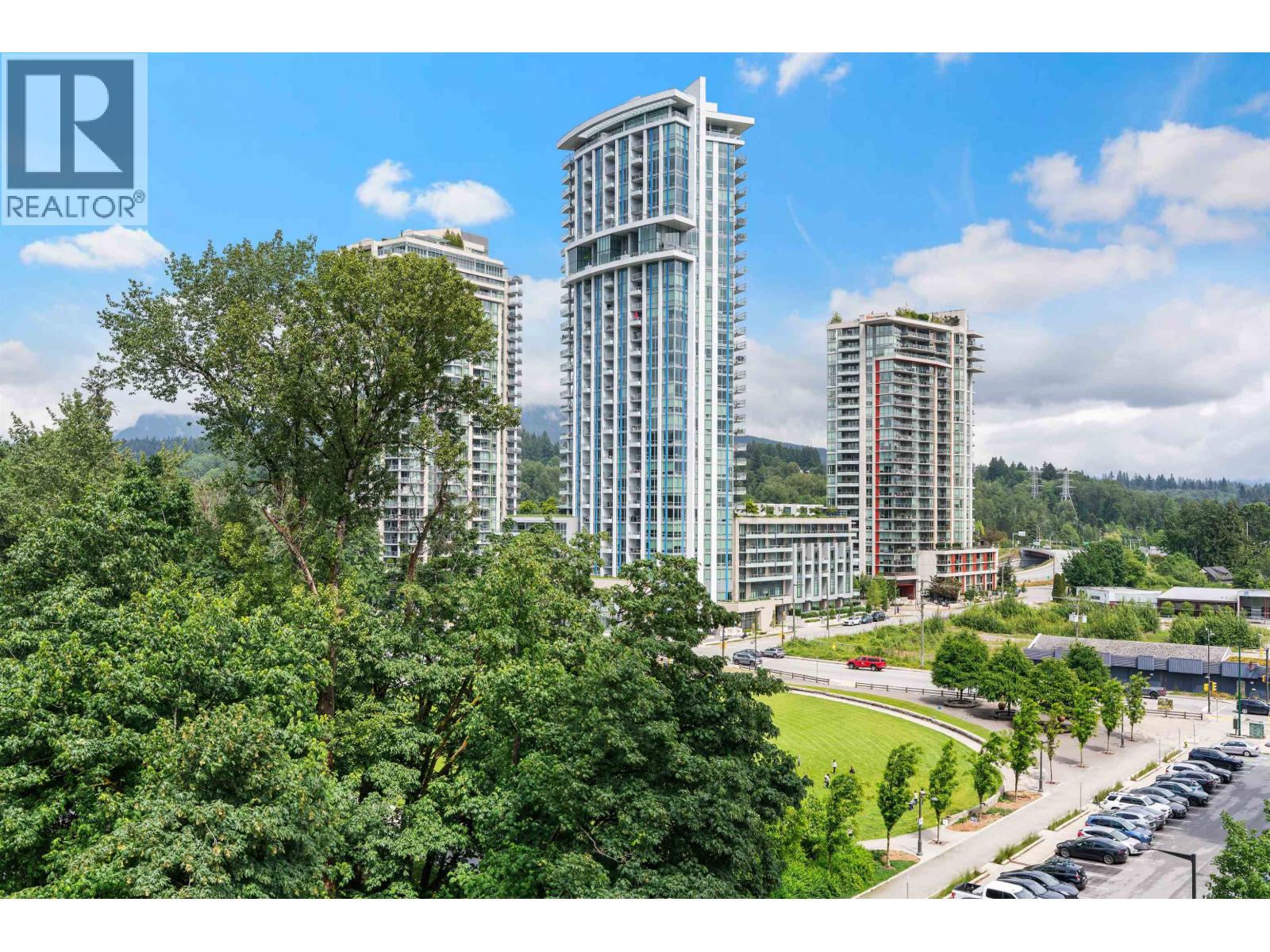 704 1401 HUNTER STREET, North Vancouver