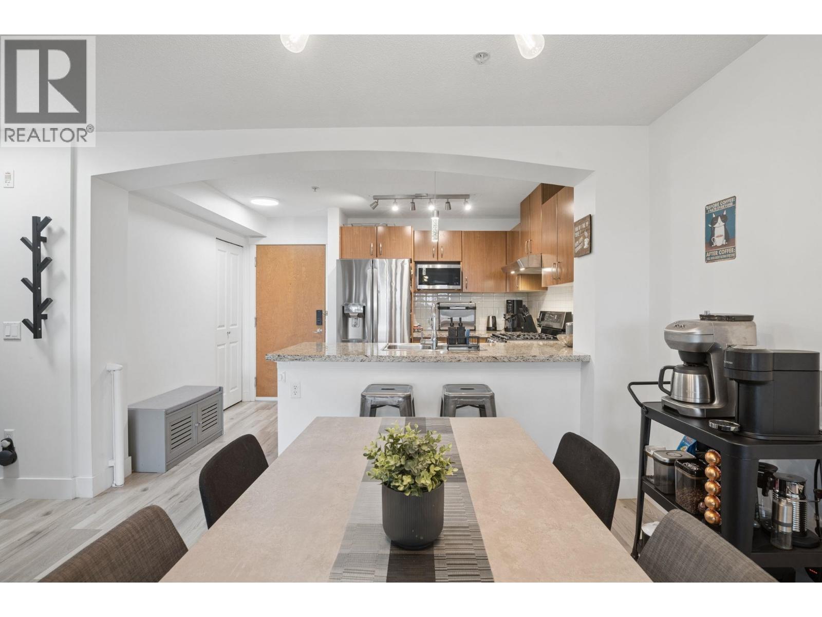 202 3082 DAYANEE SPRINGS BOULEVARD, Coquitlam